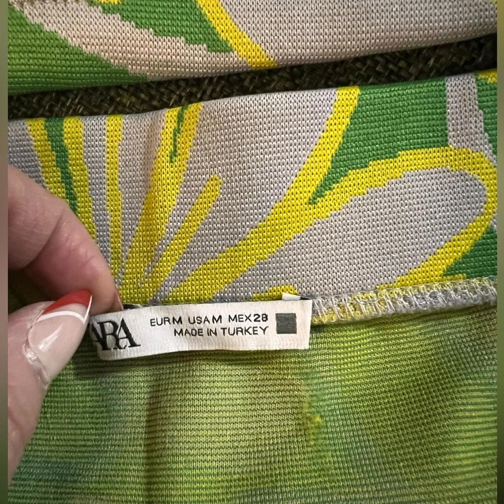 Zara Green and White Floral Mini Skirt Set